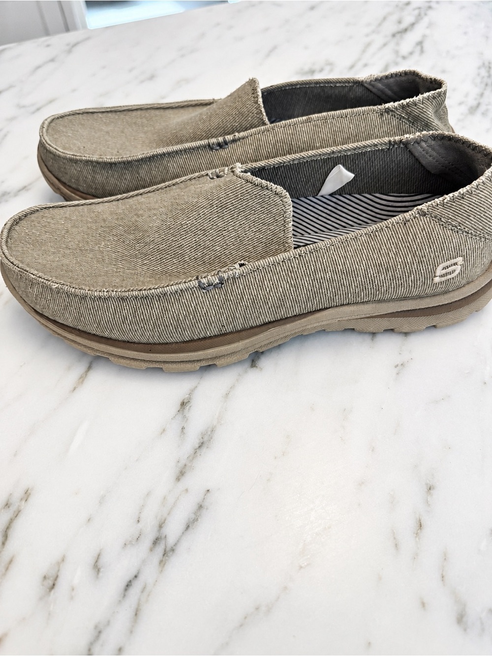 Skechers Relaxed Fit Men’s Size 8 Memory Foam Slip-On Loafers Taupe Gray